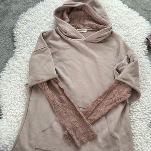 Lace sleeved sweatshirt